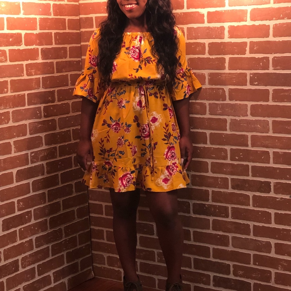 Dress - Picture 2 of 2
